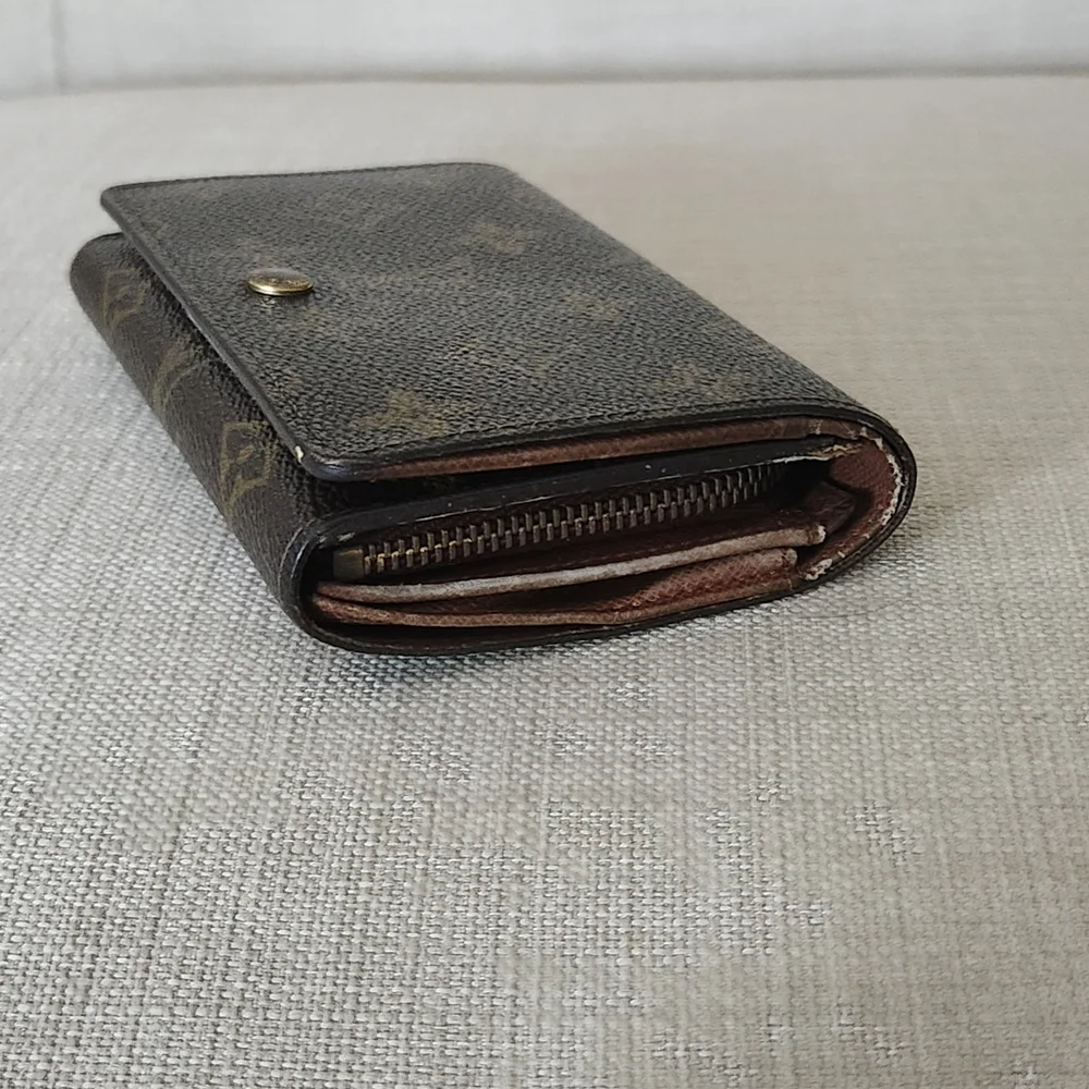 Louis Vuitton Vintage Monogram Porte Monnaie Tresor Bifold Wallet - Picture 6 of 16